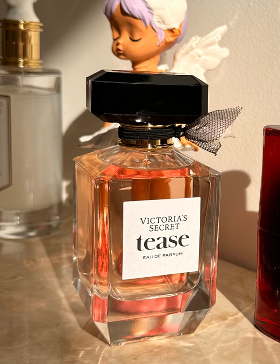 عطر ادکلن ویکتوریا سکرت تیس