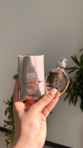 ادکلن جذاب زنانه