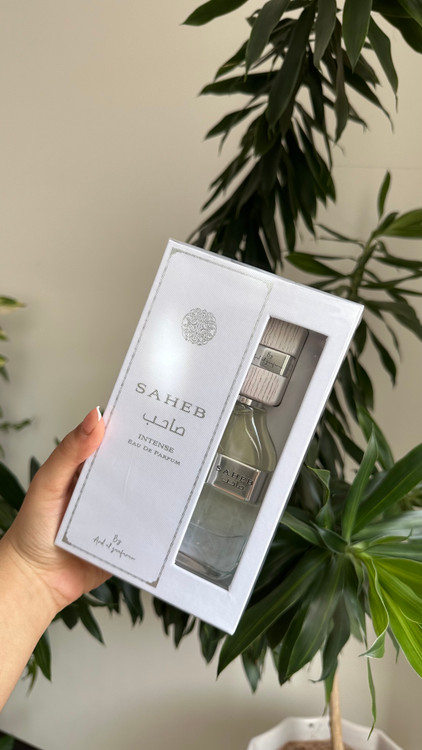 ادکلن صاحب سفید